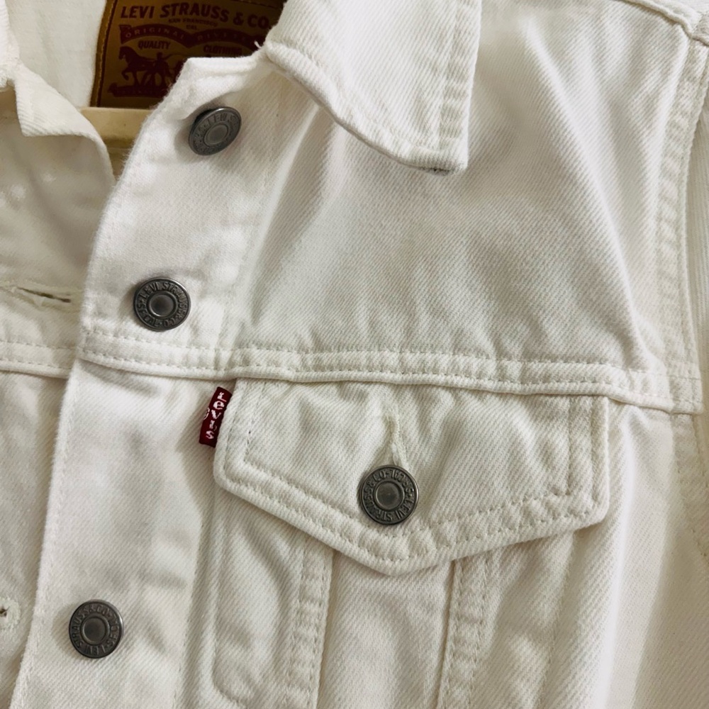 Levi's White Denim Jacket - image 4